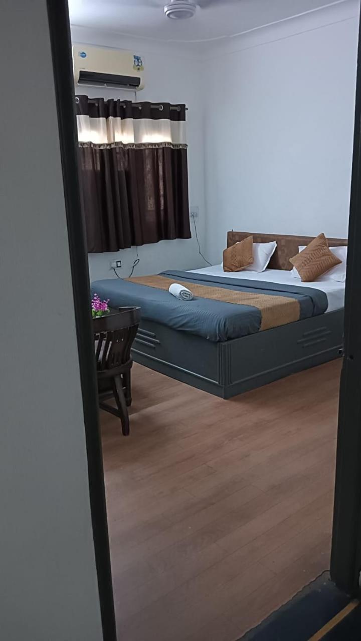 Hotel Vip Ουνταϊπούρ Εξωτερικό φωτογραφία